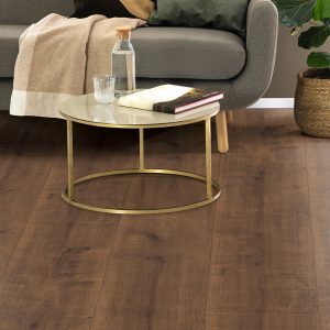 Ламинат Дуб Гамильтон тёмный EPL104 в интерьере