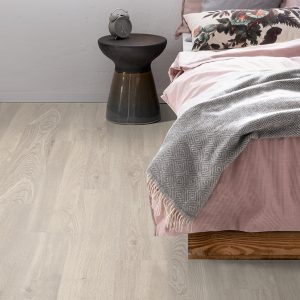 Ламинат Дуб Кортон белый EPL051 в интерьере